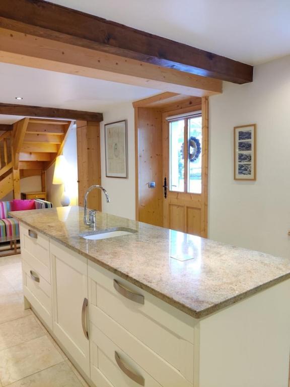 Spacious Ski Chalet In Traditional French Village, Sleeps 8, Four Star With Fibre Broadband Abondance Ngoại thất bức ảnh