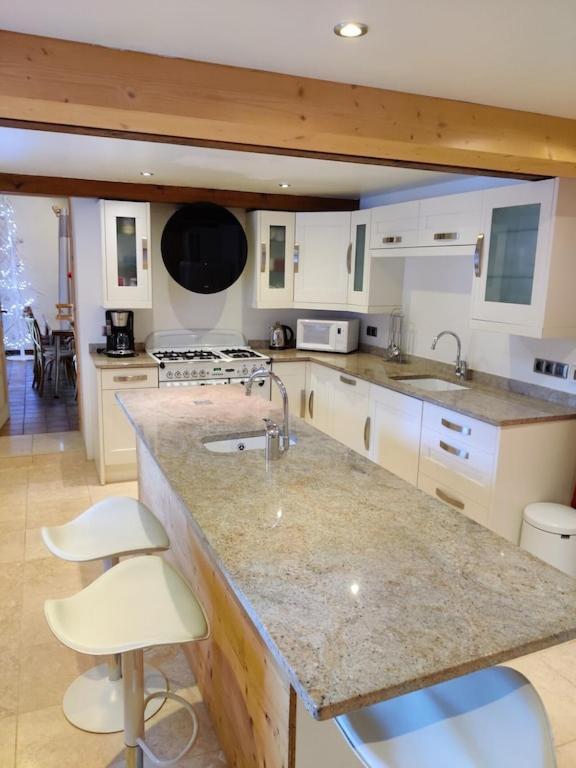 Spacious Ski Chalet In Traditional French Village, Sleeps 8, Four Star With Fibre Broadband Abondance Ngoại thất bức ảnh